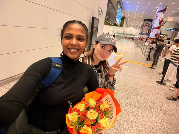 Nafisa and Kelly taking a photo together