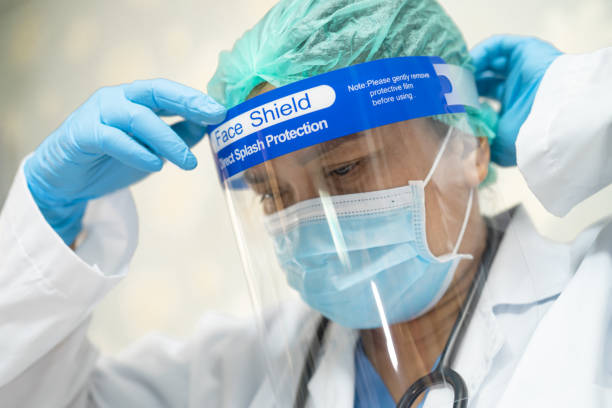 Disposable Full Face Shield Applications in Hospitals and Clinics